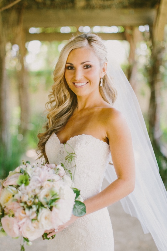 lovely-and-lush-romantic-wedding